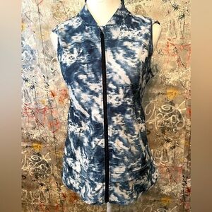 LULULEMON Light Speed Vest Sea Side Silver Fox Blue & White. Woven Back Size 6